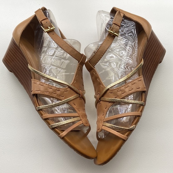 ARTURO CHIANG WEDGE NEUTRAL SANDAL - Picture 8 of 15